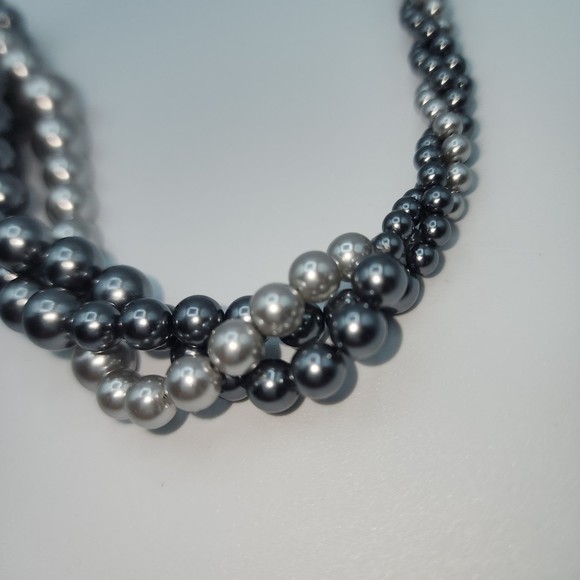 RMN Necklace  Silver Pewter Faux Pearls Three Strand Twist Graduated 18-21" - Picture 5 of 5